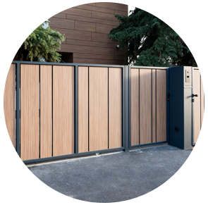 Portail bois et aluminium